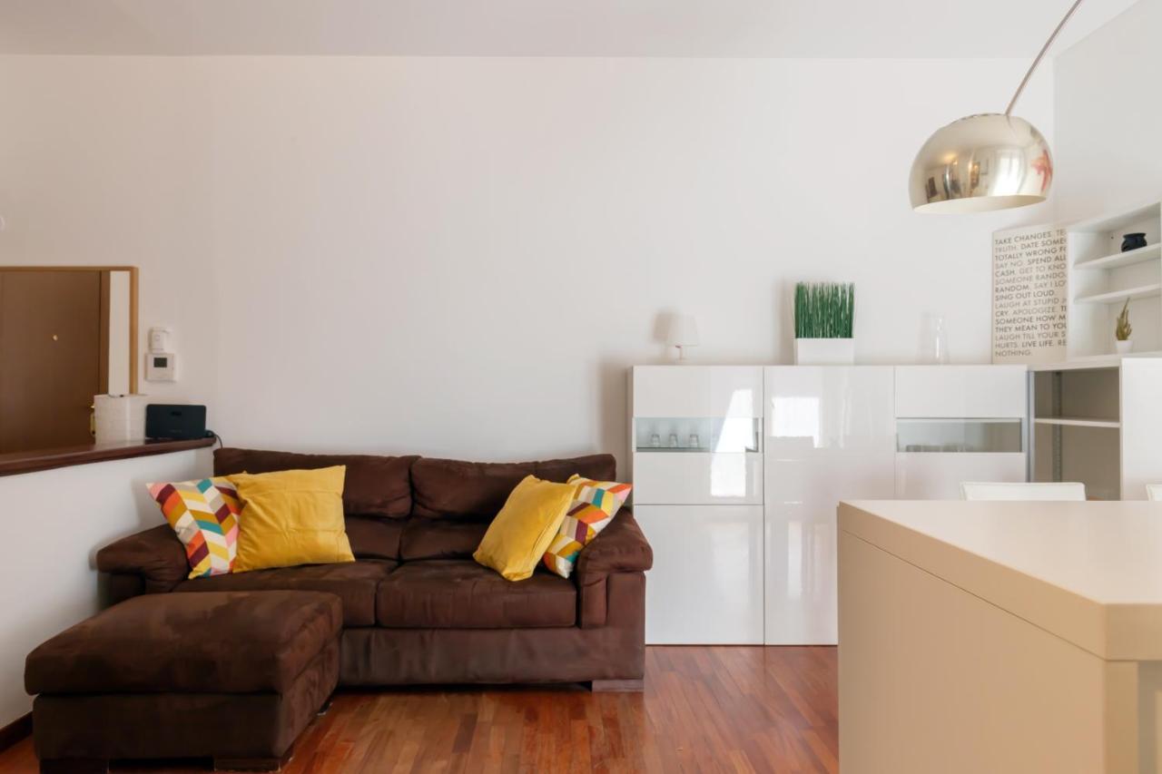 Terrace At 20 Minutes From Duomo - Homeunity Milan Exterior photo