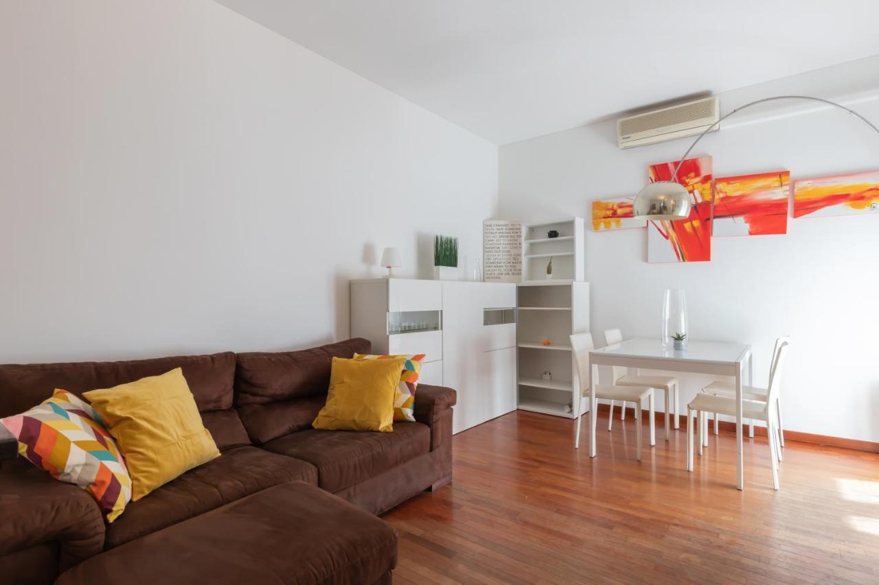 Terrace At 20 Minutes From Duomo - Homeunity Milan Exterior photo