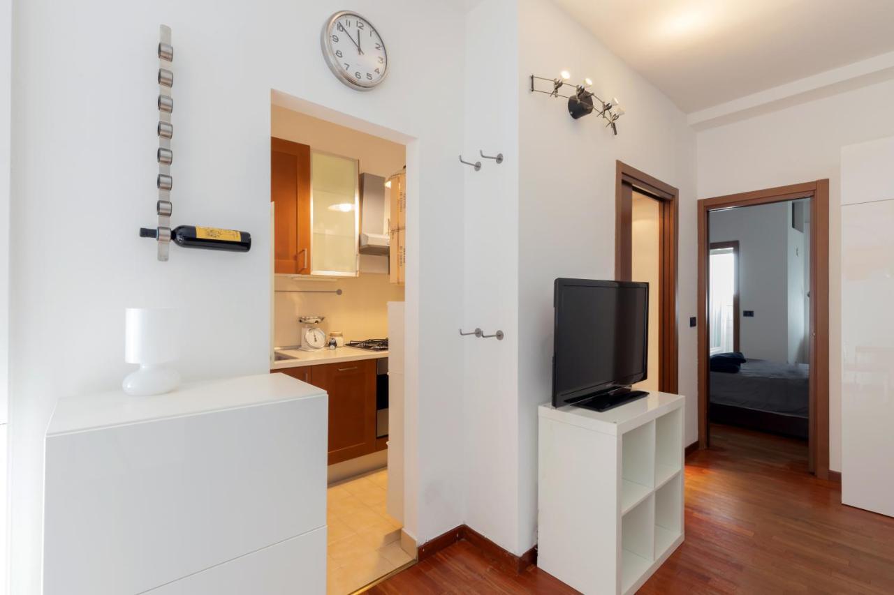Terrace At 20 Minutes From Duomo - Homeunity Milan Exterior photo